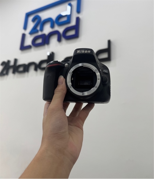 Máy ảnh Nikon D5100 - Màu đen - Ngoại hình 98% - Lò xo flash cứng - Kèm sạc + 1pin + 1 thẻ nhớ 4GB