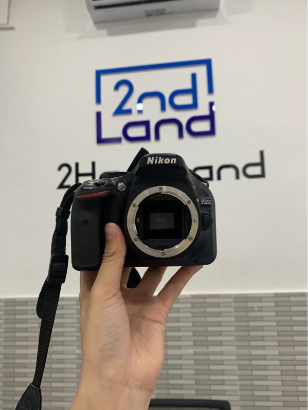Máy ảnh Nikon D5200 - Màu đen - Ngoại hình: 97% - Kèm 2 pin + sạc