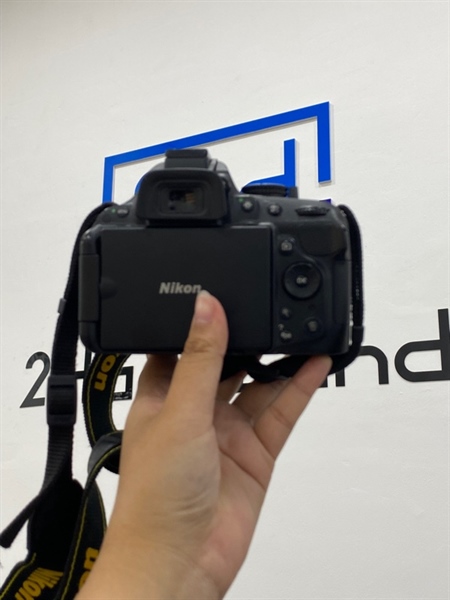 Máy ảnh Nikon D5200 - Màu đen - Ngoại hình 98% - màn tối 4 góc - Kèm lens Nikon DX 18-701: 3.5-4.5G ED có filter + sạc