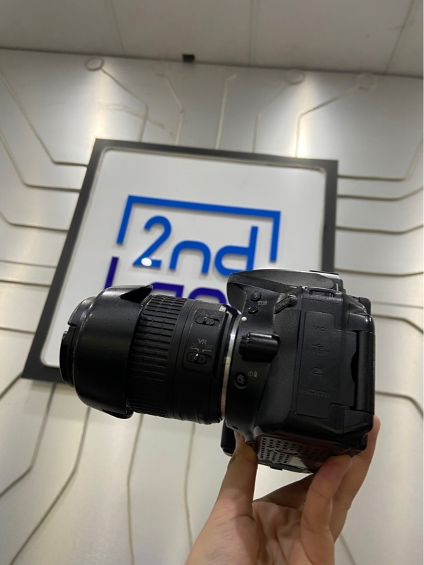 Máy Ảnh Nikon D5300 - Màu đen - Ngoại hình: 97% - Màn xước, LV bụi, xước thân - Kèm Túi + Lens Nikon AF-S DX NIKKOR 18-55mm f/3.5-5.6G VR II + 1 Pin + 1 Sạc