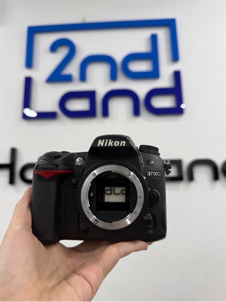 Máy ảnh Nikon D7000 - Màu đen - Ngoại hình 97% - Màn tối viền , ám hồng - Kèm túi , 1 pin , 1 sạc , 1 thẻ nhớ 16GB 1