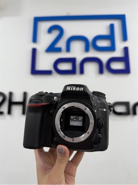 Máy ảnh Nikon D7200 - Màu đen - Ngoại hình 97% - Cao su bán cầm mòn , màn ám vàng - Kèm 2 pin , 2 sạc