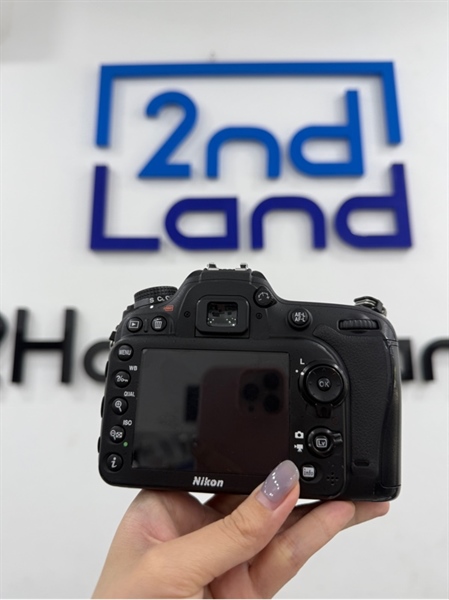 Máy ảnh Nikon D7200 - Màu đen - Ngoại hình 97% - Cao su bán cầm mòn , màn ám vàng - Kèm 2 pin , 2 sạc 2