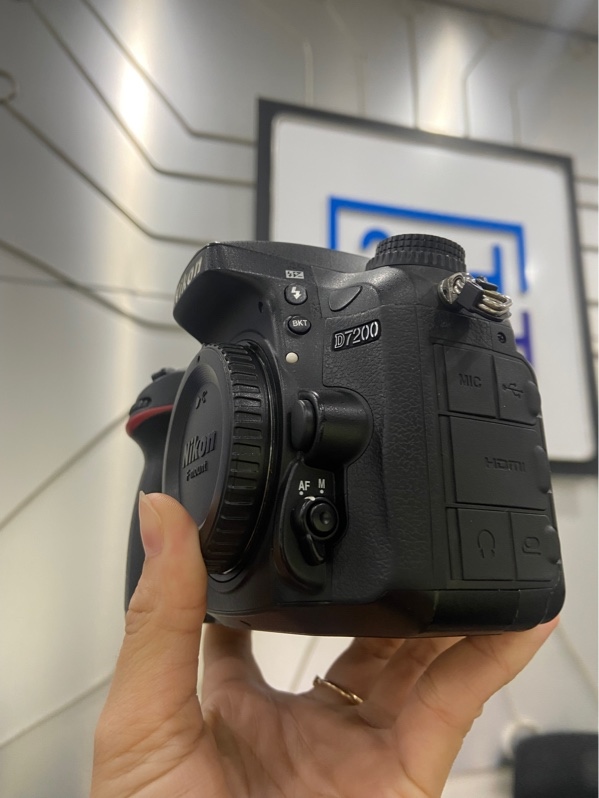Máy ảnh Nikon D7200 - Màu đen - Ngoại hình: 97% - Kèm 1 pin + sạc