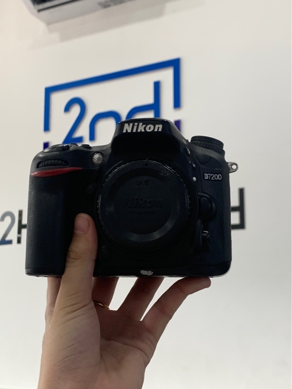 Máy ảnh Nikon D7200 - Màu đen - Ngoại hình: 97% - Kèm 2 pin + sạc linh kiện