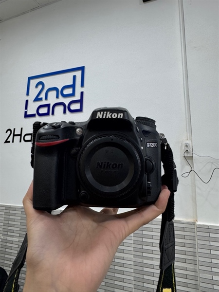 Máy ảnh Nikon D7200 - Màu đen - Ngoại hình 98% - Kèm túi, 2 thẻ nhớ SD 32GB + 1 pin sạc