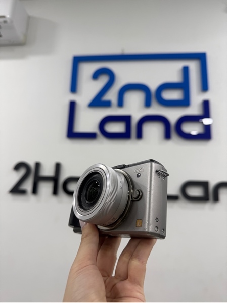 Máy ảnh Panasonic DMC-GX1 - Màu bạc - Ngoại hình 97% - Màn ám vàng , mất loa , sensor trầy , phần cao su tróc - Kèm 1 pin , 1 sạc , 1 thẻ 32GB , lens H-FS12032 12-32 0.2m/0.66ft 1