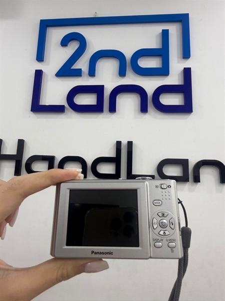 Máy ảnh Panasonic Lumix DMC-FS4 - Màu bạc - Ngoại hình 97% - Trầy , cấn ít - Kèm 1 pin , 1 sạc , thẻ 2GB 1