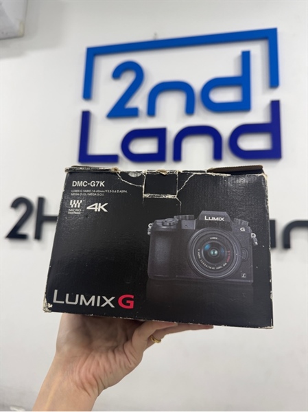 Máy ảnh Panasonic Lumix DMC-G7 - Màu đen - Ngoại hình 98% - Senso 1-2 hạt bụi - FullBox , túi , 1 pin ảo , 1 pin linh kiện, thẻ nhớ 64Gb , lens 14-42mm f3.5-5.6 bụi nhẹ