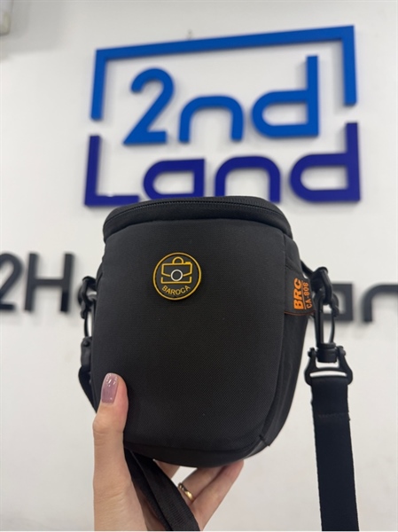 Máy ảnh Panasonic Lumix DMC-G7 - Màu đen - Ngoại hình 98% - Senso 1-2 hạt bụi - FullBox , túi , 1 pin ảo , 1 pin linh kiện, thẻ nhớ 64Gb , lens 14-42mm f3.5-5.6 bụi nhẹ 1