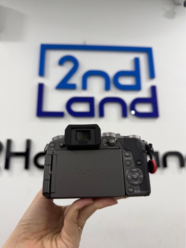 Máy ảnh Panasonic Lumix DMC-G7 - Màu đen - Ngoại hình 98% - Sensor bụi nhẹ - FullBox , túi , 2 pin , 1 pin linh kiện , lens 14-42mm F3.5-5.6 bụi nhẹ