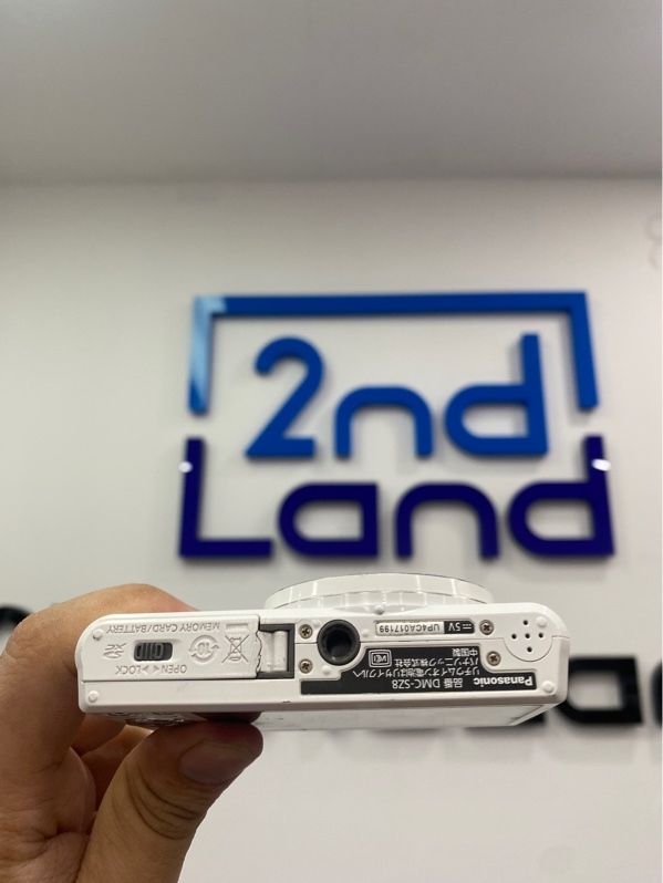 Máy ảnh Panasonic Lumix DMC-SZ8 - Bản nội địa Nhật - Màu trắng - Ngoại hình: 97% - Màn ám vàng - Kèm 1 pin + Thẻ 2GB + Sạc + Túi vải