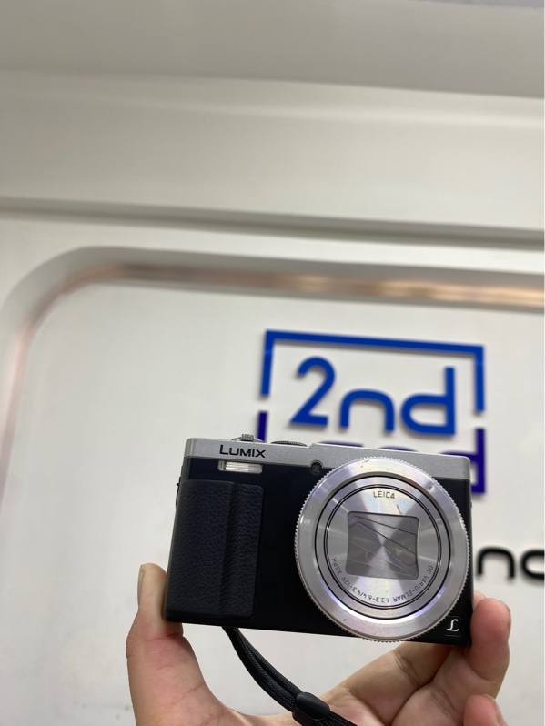 Máy ảnh Panasonic Lumix DMC-TZ70 - Màu đen bạc - Ngoại hình 97% - Lens bụi trong, màn ám vàng nhẹ, pin phồng nhẹ - Kèm 1 pin