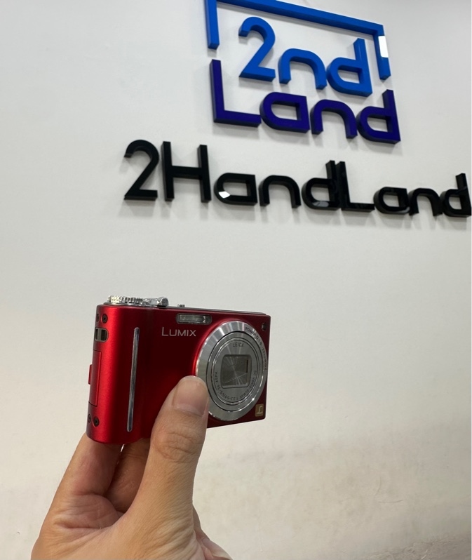 Máy ảnh Panasonic Lumix DMC-ZX1 - Màu đỏ - Ngoại hình 97% - Zoom 8x xuất hiện đốm Thấu kính trong bụi trong nhiều - Kèm sạc + Pin + Thẻ nhớ 32GB + Hud đọc thẻ TypeC