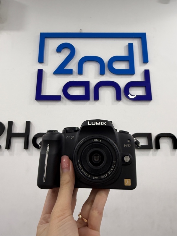 Máy ảnh Panasonic Lumix G2 - Máy nội địa Nhật - Màu đen - Ngoại hình 97% - Màn tối nhẹ , trầy xước - Kèm 1 pin, 1 sạc , lens lumix 14mm G f2.5 lens trầy cấn