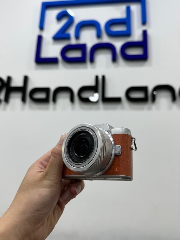 Máy ảnh Panasonic Lumix GF8 - Màu cam bạc - Ngoại hình 97% - Kèm 1 pin + Sạc + Lens kít 1:3.5-5.6/12-32