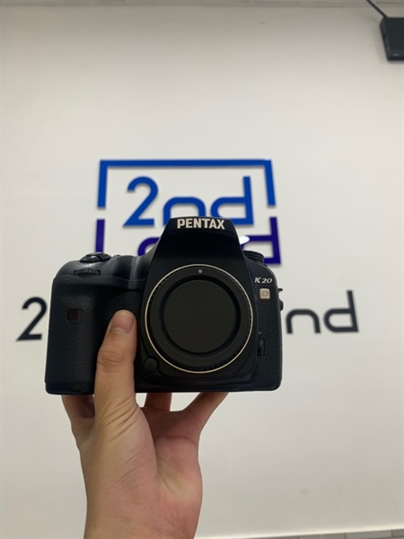 Máy ảnh Pentax K20 - Màu đen - Ngoại hình: 98% - Bụi trong ống ngắm - Body, kèm 3 pin + 1 sạc