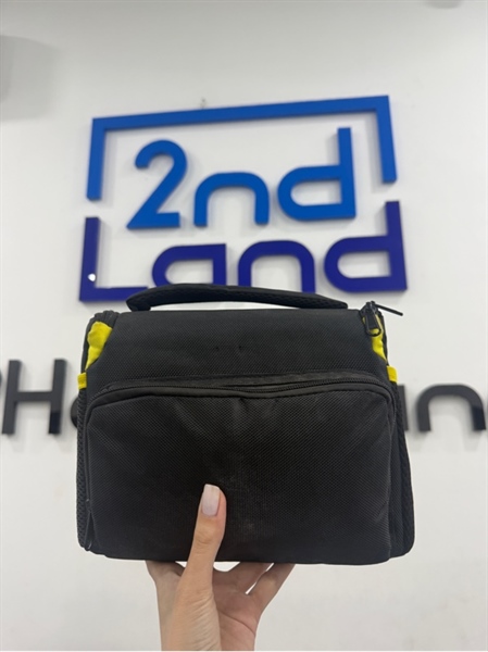 Máy ảnh Pentax K70 - Màu đen - Ngoại hình 98% - Kèm túi , 1 sạc , 1 pin , 1 thẻ 32GB , lens pentax DA 18-135mm F3.5-5.6