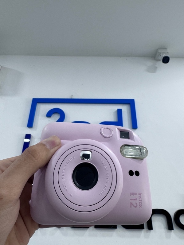 Máy ảnh phim Fujifilm Instax Mini 12 - Màu hồng - Ngoại hình 97,5% - Ố vàng nhẹ - Còn 10 film