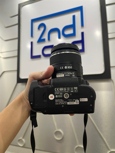 Máy ảnh Sony A230 - Lens Sony 18-55mm - Đen - Ngoại hình: 98% - DSLR-A230 - Bị lỗi smos - Kèm: Không sạc 1 cục pin, 1 thẻ nhớ 16GB 1