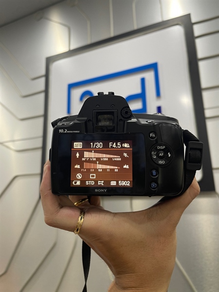 Máy ảnh Sony A230 - Lens Sony 18-55mm - Đen - Ngoại hình: 98% - DSLR-A230 - Bị lỗi smos - Kèm: Không sạc 1 cục pin, 1 thẻ nhớ 16GB 2
