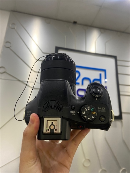 Máy ảnh Sony A3000 - Màu đen - Ngoại hình: 97% - Màn trầy nhiều , màn ám trong nặng - Kèm lens kít sony E 3.5-5.6/18-55 OSS , 0.25m/0.82ft ( mốc ) , 1 pin , 1 túi 2