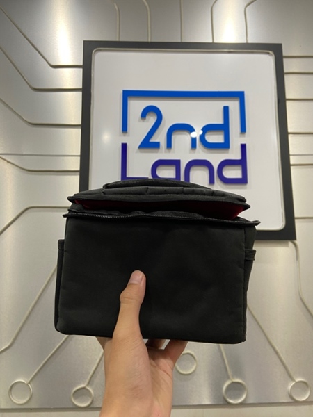 Máy ảnh Sony A5000 - Màu đen - Ngoại hình: 97% - Màn ám vàng - Kèm 2 pin + 1 Dock sạc + 1 túi + dây Micro USB + Cốc sạc 5W + Thẻ nhớ 8GB Sony + Dây số 8 Mini