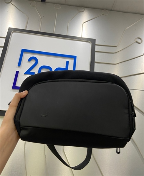 Máy ảnh Sony A5000 - Màu đen - Ngoại hình: 97% - Màn liveview bụi trong, ám vàng - Kèm 1 pin, sạc, thẻ nhớ 32gb, túi 4