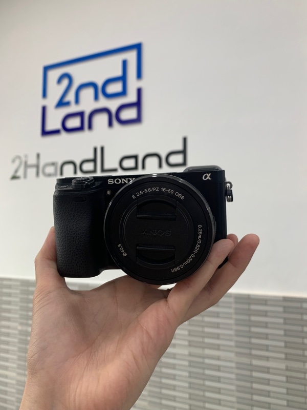 Máy ảnh Sony A6000 - 21k shoot - Màu đen - Ngoại hình: 97,5% - Bụi trong ống ngắm - Kèm lens kit+ pin+ sạc