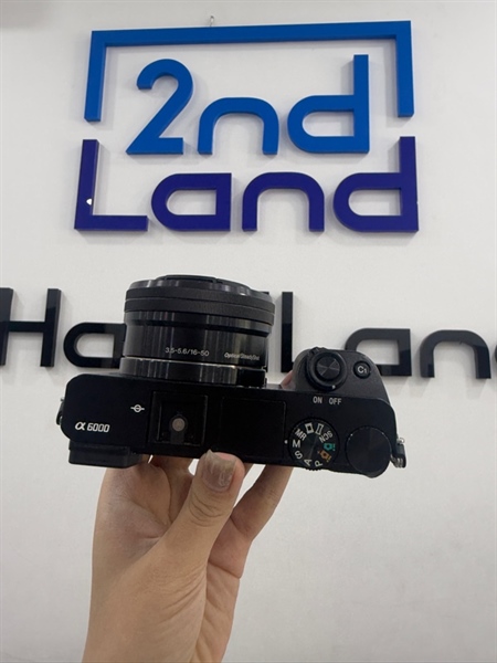 Máy ảnh Sony A6000 - 8K Shots - Màu đen - Ngoại hình 98% - Màn hiển thị đốm - Kèm 1 sạc , 2 pin , 1 thẻ 32GB , lens kit SELP 1650 3.5-5.6/16-50 1