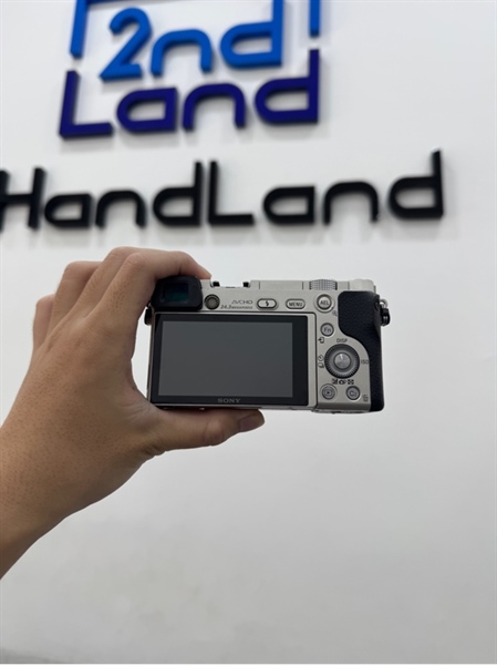 Máy ảnh Sony A6000 - Màu bạc - Ngoại hình 97% - Kèm 2 pin + sạc + Túi đựng + Thẻ 64GB 3