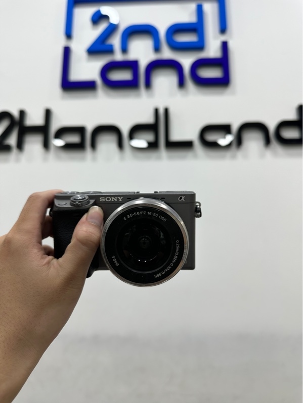 Máy ảnh Sony A6000 - Màu bạc - Ngoại hình: 97% - Kèm túi + 1 pin + sạc + Lens Sony SELD 1650 3.5-5.6 16-50mm