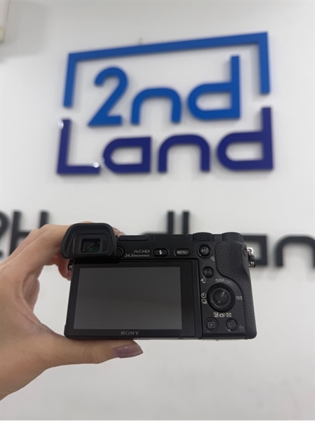 Máy ảnh Sony A6000 - Màu đen - Ngoại hình 98% - Kèm 2 pin (1 pin phù nặng ,1 pin lỗi hiển thị pin) , sạc 1
