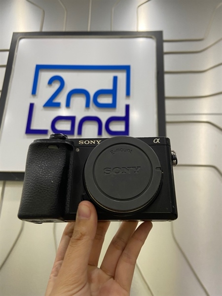Máy ảnh Sony A6300 - 4K - 24.5K Shot - Màu đen - Ngoại hình: 97% - màn LV trầy dăm nhiều - Kèm Box + 1 pin 1