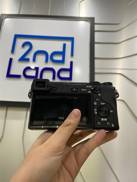 Máy ảnh Sony A6300 - 4K - 24.5K Shot - Màu đen - Ngoại hình: 97% - màn LV trầy dăm nhiều - Kèm Box + 1 pin 3