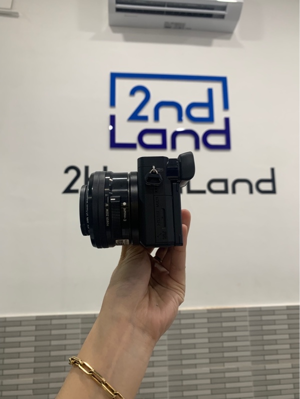 Máy ảnh Sony A6300 - 4K shot - Màu đen - Ngoại hình: 98% - Kèm lens kit 16-50mm bụi trong nhẹ, 1 pin + sạc