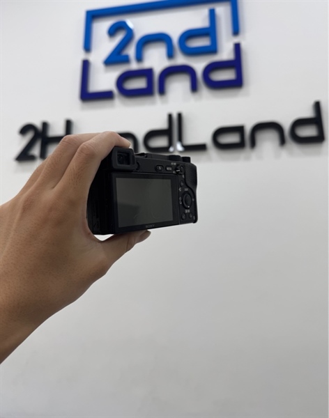 Máy ảnh Sony A6300 - Màu đen - Ngoại hình 97% - Màn xước - Kèm sạc + 1 pin + 1 lens kits 16-50mm E3.5-5.6/pz OSS 2