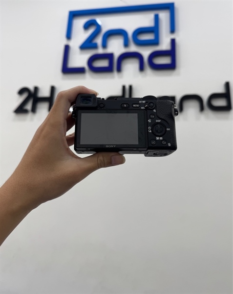 Máy ảnh Sony A6300 - Màu đen - Ngoại hình 97% - Màn xước - Kèm sạc + 1 pin + 1 lens kits 16-50mm E3.5-5.6/pz OSS 3