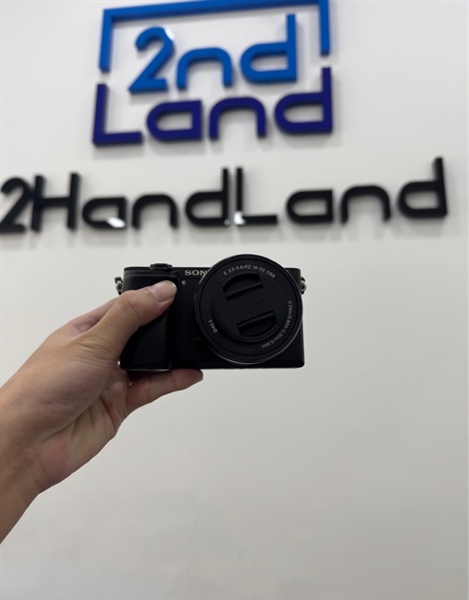 Máy ảnh Sony A6300 - Màu đen - Ngoại hình 97% - Màn xước theo thời gian sử dụng - Kèm 1 sạc + 1 pin + Lens Sony E PZ 16-50mm F3.5-5.6 OSS