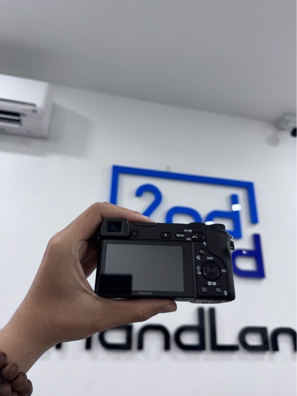 Máy ảnh Sony A6300 - Màu đen - Ngoại hình 98% - Kèm 1 pin ảo, 1 thẻ 16GB, 7k1 shot, lens kit Sony SELP1650 E 3.5-5.6/PZ 16-50 OSS