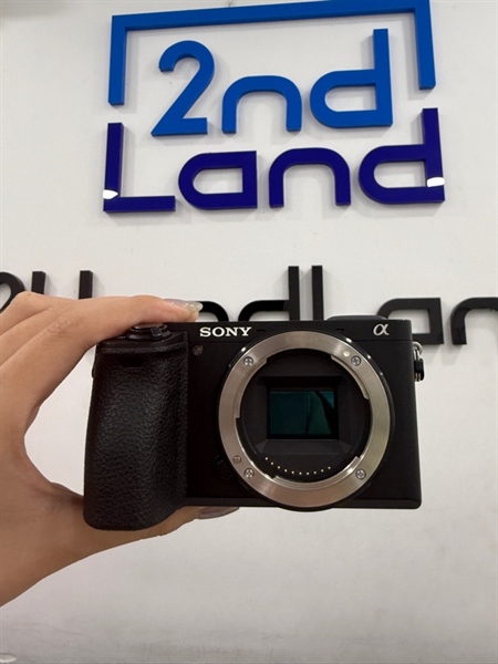 Máy ảnh Sony a6500 - Màu đen - Ngoại hình 98% - trầy nhẹ mặt dưới - Kèm Box , sạc , khung bảo vệ , 3 pin(1 zin,2 linh kiện) 1