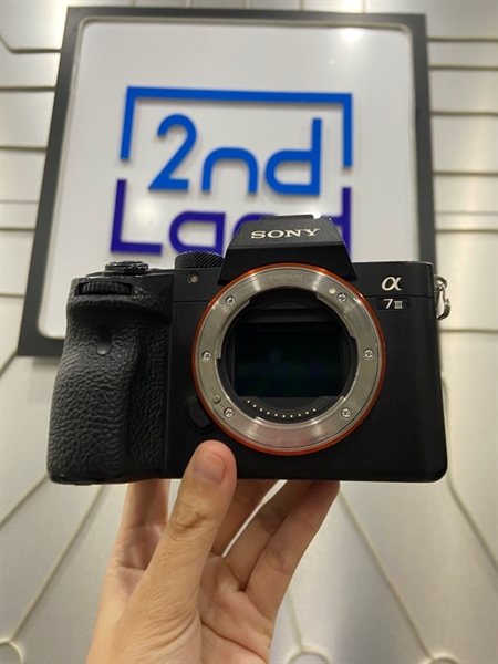Máy ảnh Sony A7 III - ILCE-7M3 - Màu đen - Ngoại hình: 97% - Kèm sạc + 1 pin - 13.500 shot