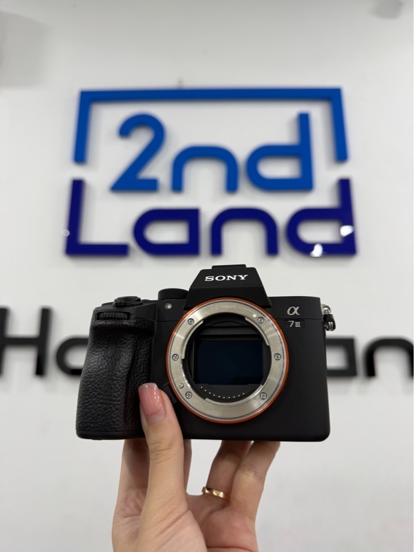 Máy ảnh Sony A7 III - Shot 16k - Màu đen - Ngoại hình 97% - Máy trầy , bụi , viewfinder bụi , xước nhẹ , ngàm cấn - Kèm nguồn , pin ảo