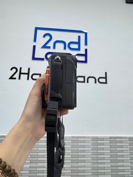 Máy ảnh Sony A7 Mark 3 - Màu đen - Ngoại hình 97,5% - Tróc sơn nhẹ - Body, kèm 3 pin, sạc linh kiện 1