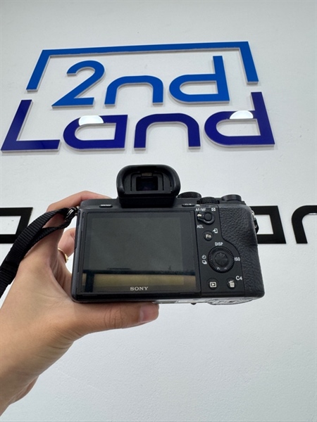 Máy ảnh Sony A7 Mark II - Màu đen - Ngoại hình 98% - 3 đóm, ống ngắm bụi - Kèm túi, 3 pin, 2 sạc, 1 thẻ nhớ 128GB 2