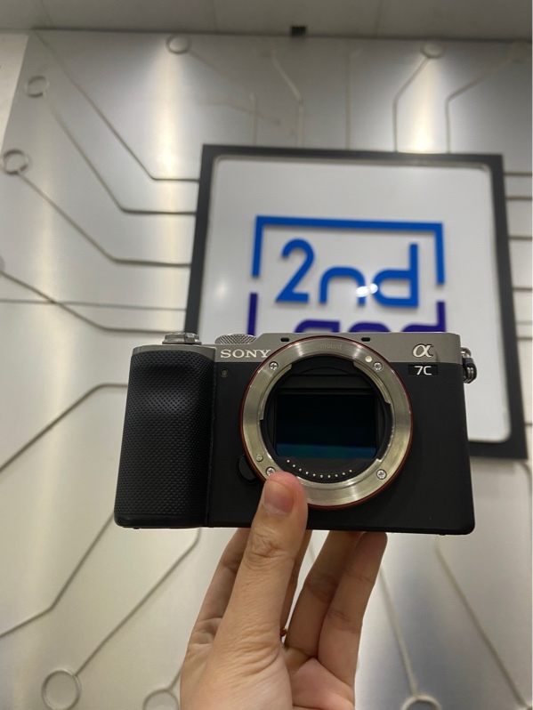 Máy ảnh Sony A7C - Màu xám - Ngoại hình: 97% - Trầy xướt xung quanh, ố núm chuyển chế độ - Kèm dây củ sạc + 1 pin