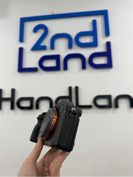 Máy ảnh Sony Alpha 7 Mark 2 - Màu đen - Ngoại hình 97% - Màn tróc chống loa 1 lỗ - Kèm dock sạc đôi , 4 pin 1