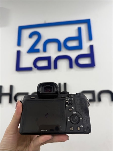 Máy ảnh Sony Alpha 7 Mark 2 - Màu đen - Ngoại hình 97% - Màn tróc chống loa 1 lỗ - Kèm dock sạc đôi , 4 pin 2