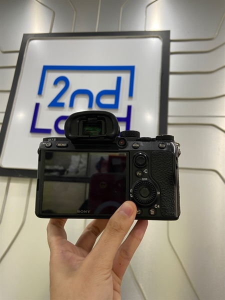 Máy ảnh Sony Alpha A7 Mark 3 - Màu đen - Ngoại hình: 97% - Kèm 1 pin + thẻ nhớ 64GB + dock sạc 2