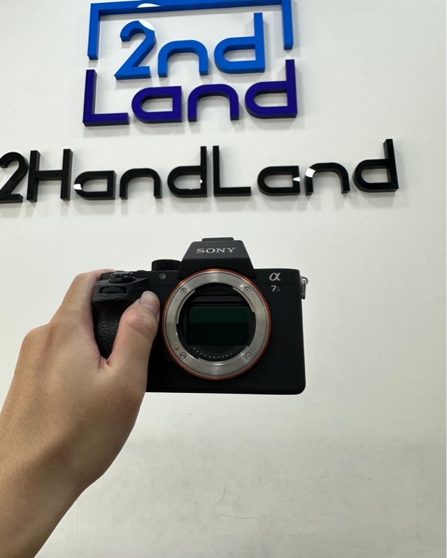 Máy Ảnh Sony Alpha A7S II - Màu đen - Ngoại hình 97% - Kèm túi + 1 sạc + 2 pin + Filter Variable K&F ND2-400 + Lens Samyang AF 50mm f/1.4 FE ngoại hình trầy cấn